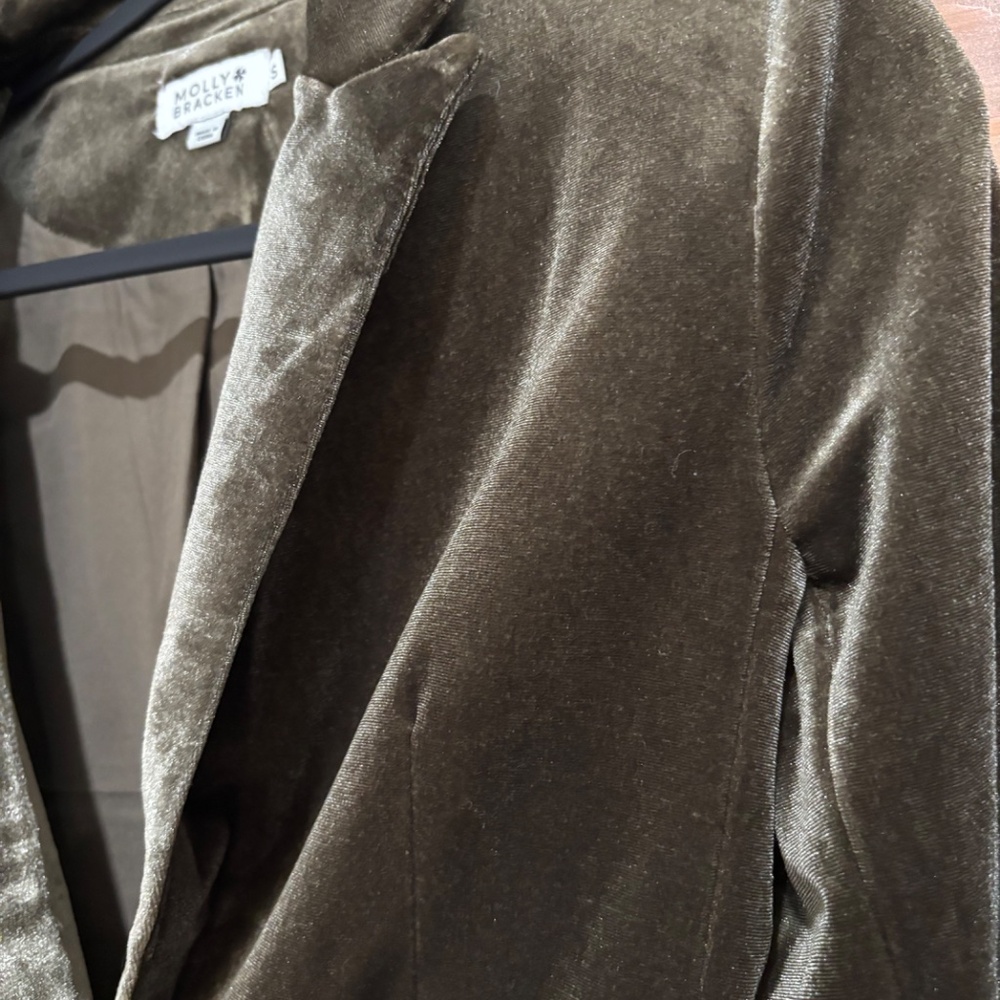 WOMENS MOLLY BRACKEN OLIVE VELVET BLAZER - Picture 3 of 6
